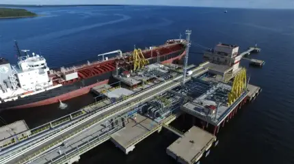 Самолет НАТО навел дроны ВСУ на крупнейший нефтеналивной порт на Балтике