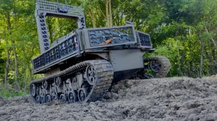 FPV-дрон ВС РФ догнал наземный беспилотник ВСУ в момент эвакуации раненого боевика