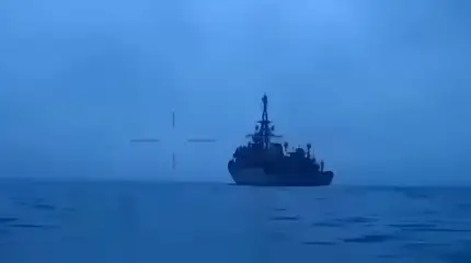 В Сети появились кадры предполагаемого удара беспилотного катера ВСУ по СРК «Иван Хурс»