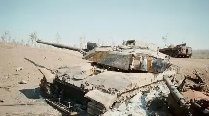 حوّلت بكرات الألمنيوم دبابة تشالنجر 2 الأوكرانية إلى تمثال يزن 62 طنًا.