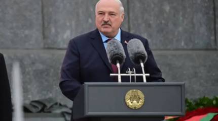 Лукашенко заявил, что сейчас доллар и евро никому не нужны