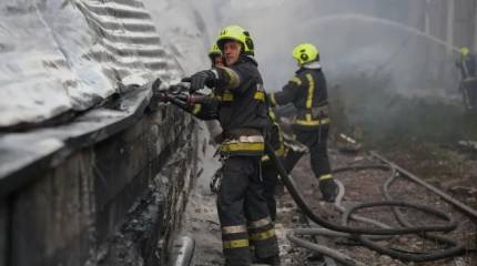 Авиация и флот разбирают энергосистему Украины: поражены объекты в Киеве и Кременчуге