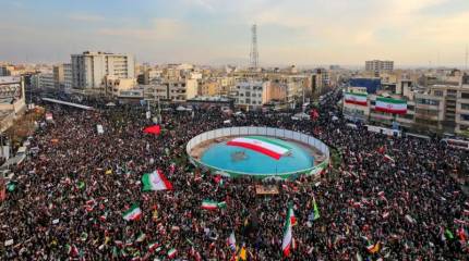 Тегеран на взводе: жители столицы каждую ночь выбегают, думая, что США напали – FT