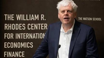 Профессор Фаррелл: ЕС надо применить против США вариант ядерного сдерживания в экономике