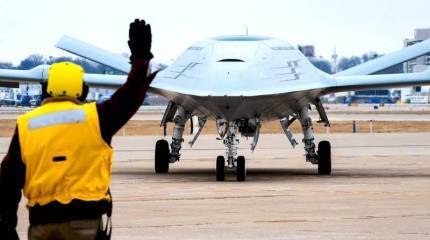 Беспилотник-заправщик MQ-25A сможет доставить истребителям 6,8 тонн топлива