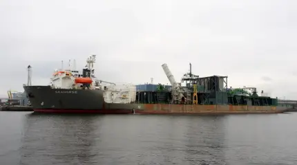 Военный корабль США заблокировал шедший в Венесуэлу российский танкер