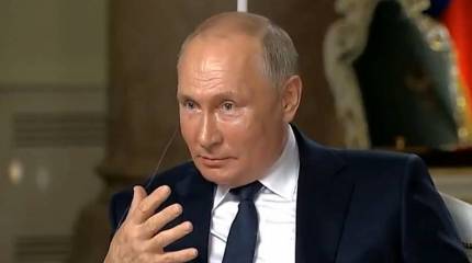 Путин не сдержался в ходе интервью журналисту из США: «Вы пытаетесь заткнуть мне рот»