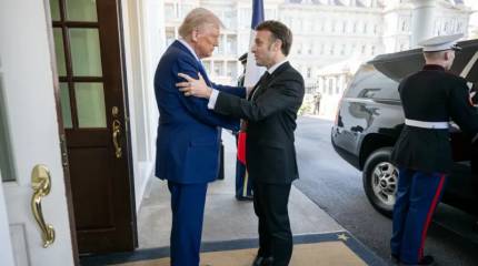 Трамп: Макрон до сих пор отходит от удара в челюсть, который ему нанесла жена