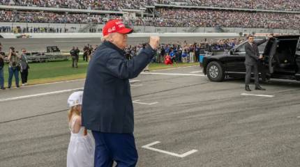 Трамп приказал Зеленскому участвовать в переговорах