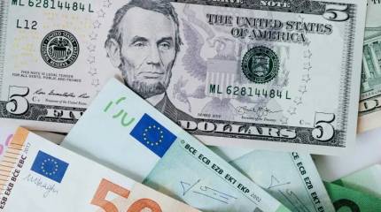 «Король поправил корону»: процветающие долларовые сделки сокрушают финансовые рынки