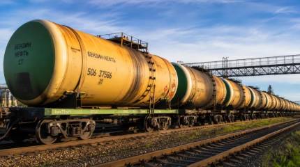 Москва пьет бензин из-под земли, а Юг – из последних цистерн