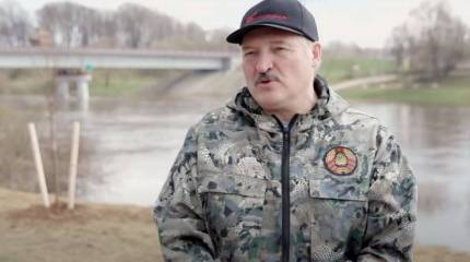 Лукашенко: В разговоре с Байденом Путин поднимал вопрос о готовящемся США покушении на меня