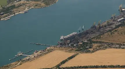 Показаны кадры уничтожения трех судов с грузами для ВСУ в Черном море