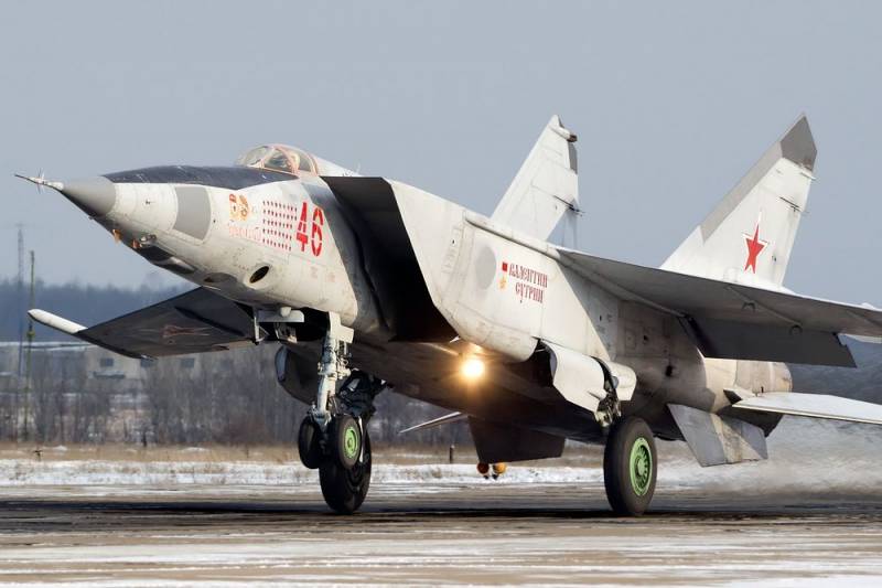 Советский МиГ-25 против американского F-15: кто был сильнее в воздушном бою?