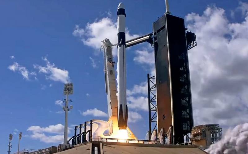 Запуск ракеты SpaceX с российской космонавткой: каково значение полёта Crew-5