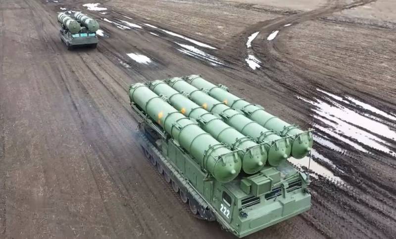 Опубликованы редкие кадры использования Россией войсковой ЗРС С-300В4