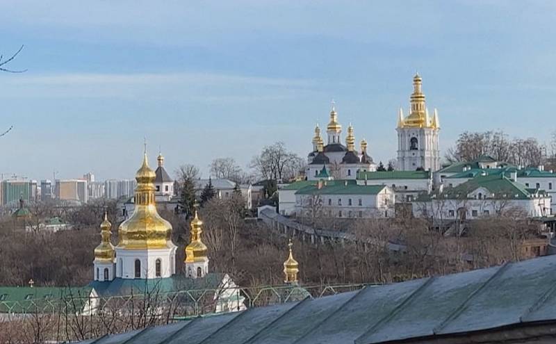 Выселение монахов из Киево-Печерской лавры навлечет проклятие на Зеленского