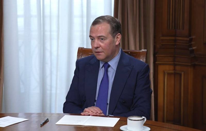 Точки невозврата: что Медведев и Медведчук говорят о новом многополярном мире