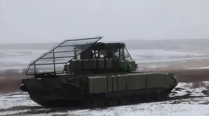 Танки Т-72Б3М получают новые штатные козырьки большой площади