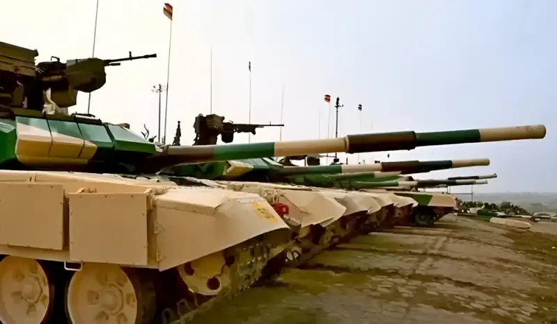 Индия при помощи РФ модернизирует 2500 танков Т-72 для их последующей продажи