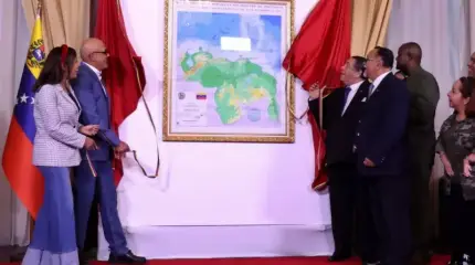 Каракасу надо выбрать между «тарелкой со сладостями» и «Карибским кризисом – 2»