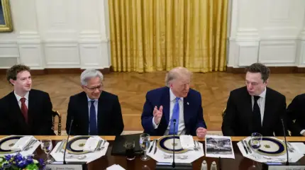 «Коридор возможностей»: почему именно сейчас Трамп требует смены власти на Украине