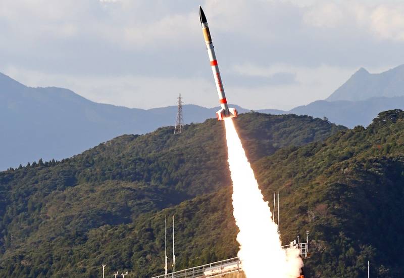 Japan: dwarf satellite launched on a dwarf rocket