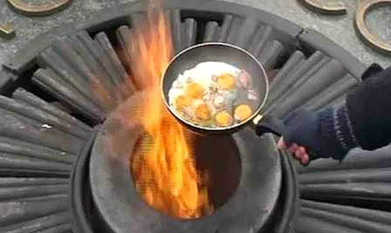 Европа разрешила жарить яичницу на Вечном огне