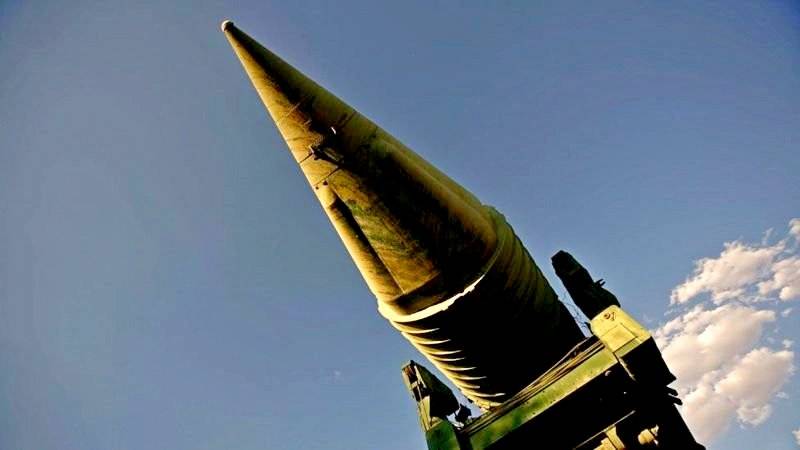 Ракеты Йемена устроили настоящий «фейерверк» в саудовском небе