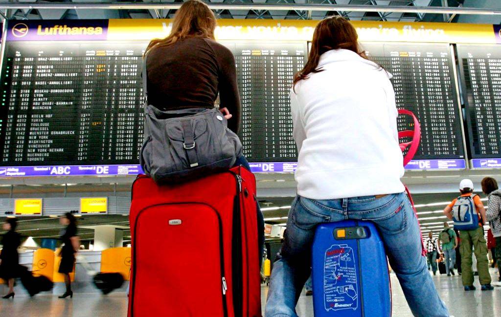 Уехавшие на Запад русские пакуют чемоданы в Россию
