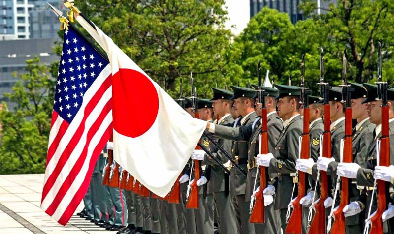 Освободить Японию от американского гнёта может только Россия
