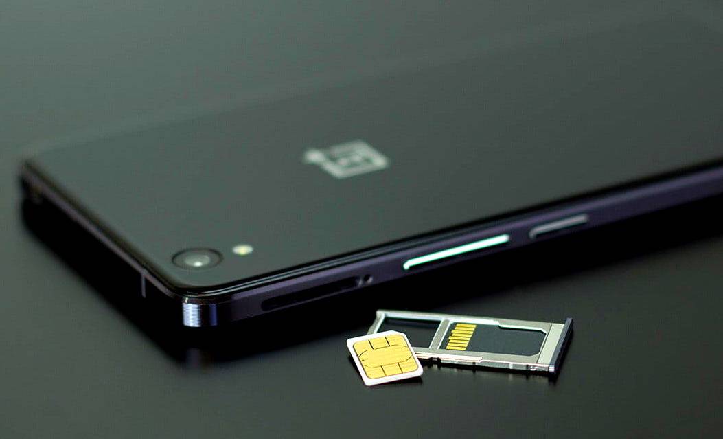Smartphone-urile refuză cartelele SIM