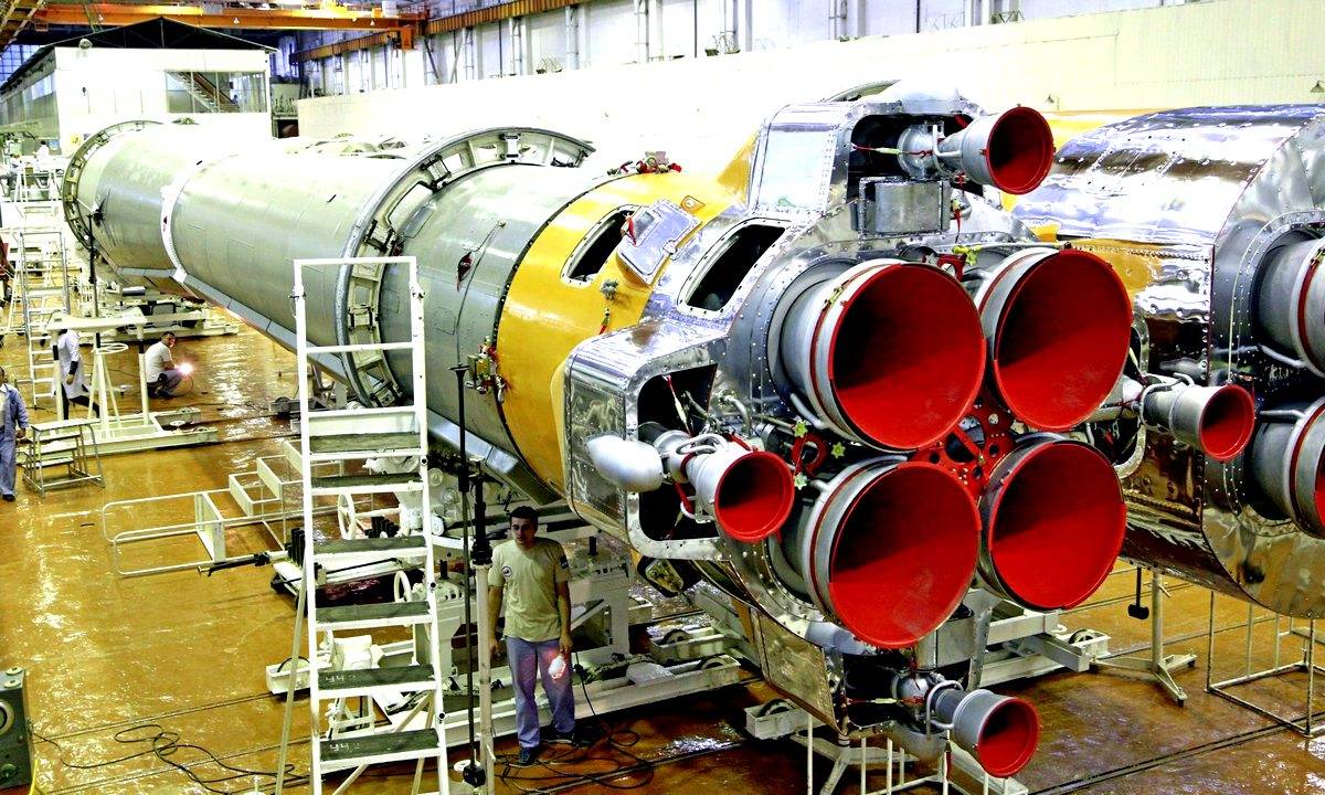 Rusia va fi ajutată să creeze o rachetă super-grea