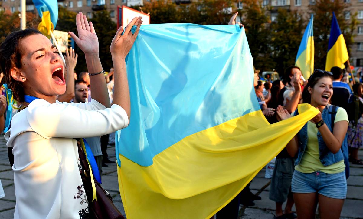 Украинцев конец. Украинцы. Украине конец. Великі Українці. Флаг Украины мама.