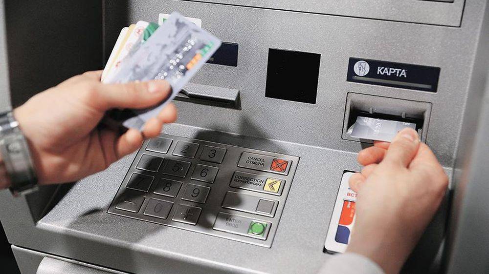 Retragerile de numerar de pe carduri bancare străine sunt acum sub control