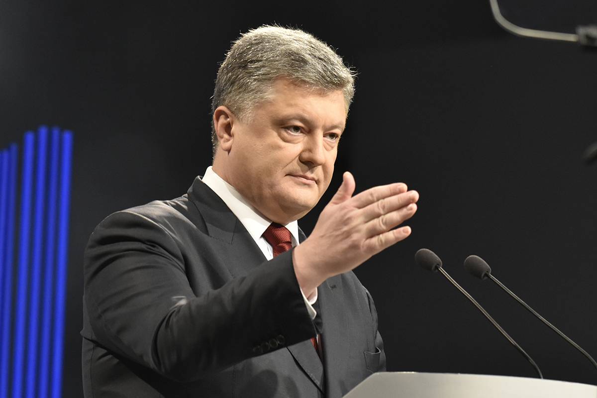 Порошенко считает, что спас Украину от катастрофы