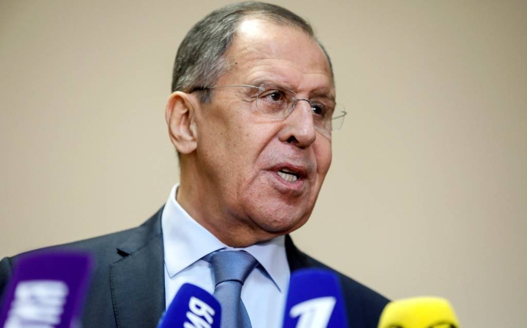 Lavrov, NATO'nun askeri faaliyetlerine yanıt vermekle tehdit etti