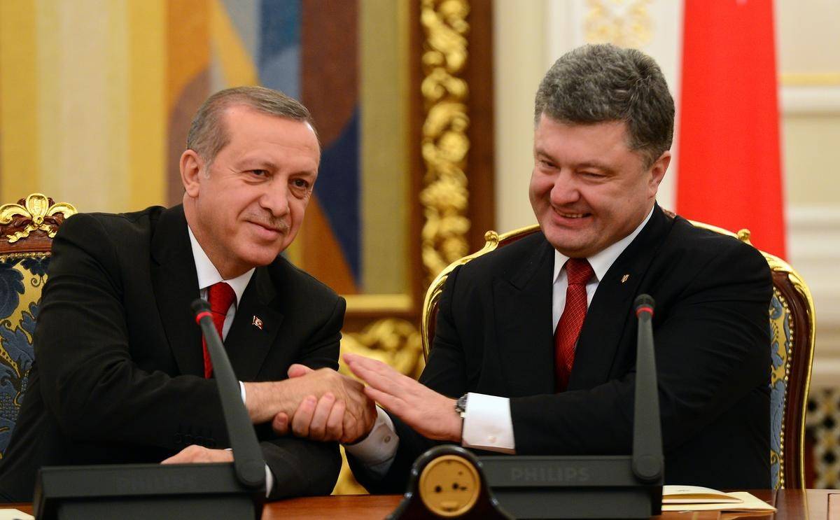 Турция «дружит» с Россией, но помогает Украине строить армию