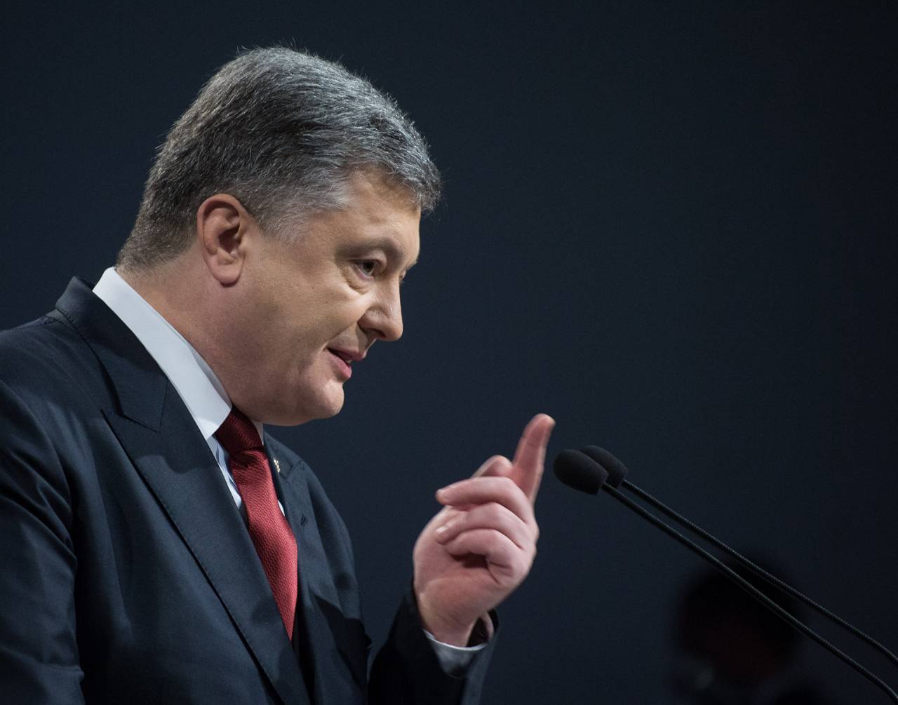 Порошенко пожаловался на попытки «оттеснить Украину на обочину»