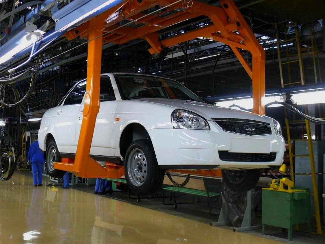 Иран будет закупать российские автомобили Lada