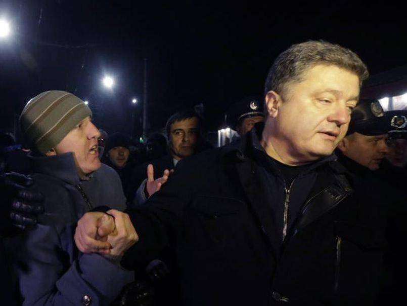 Poroshenko'nun Kırım'dan utanç verici uçuşu biliniyordu.