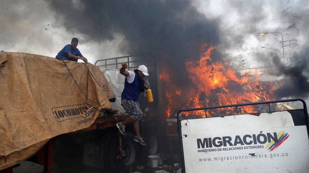 Convoi de gumă american care transportă medicamente și alimente expirate în Venezuela