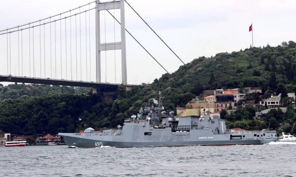 Fregatten der russischen Marine überprüften den Ausgang von "Donald Cook" aus dem Schwarzen Meer