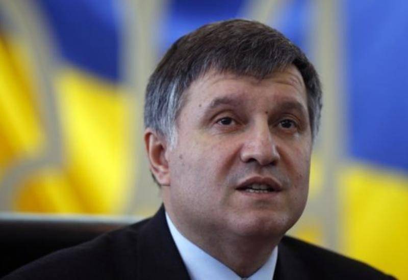 Avakov, Poroshenko'nun halkının seçmenlere rüşvet verdiği planını açıkladı