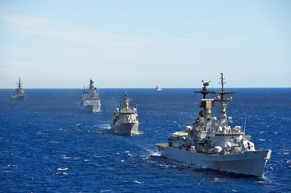 Karadeniz'e giren NATO gemilerinin görüntüleri vardı