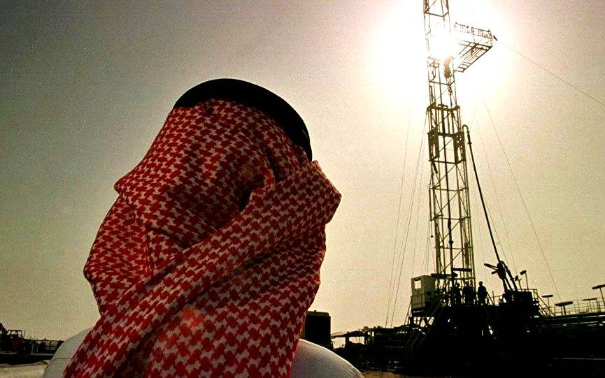Suudiler ABD'yi dolara petrol satmayı reddetmekle tehdit ediyor