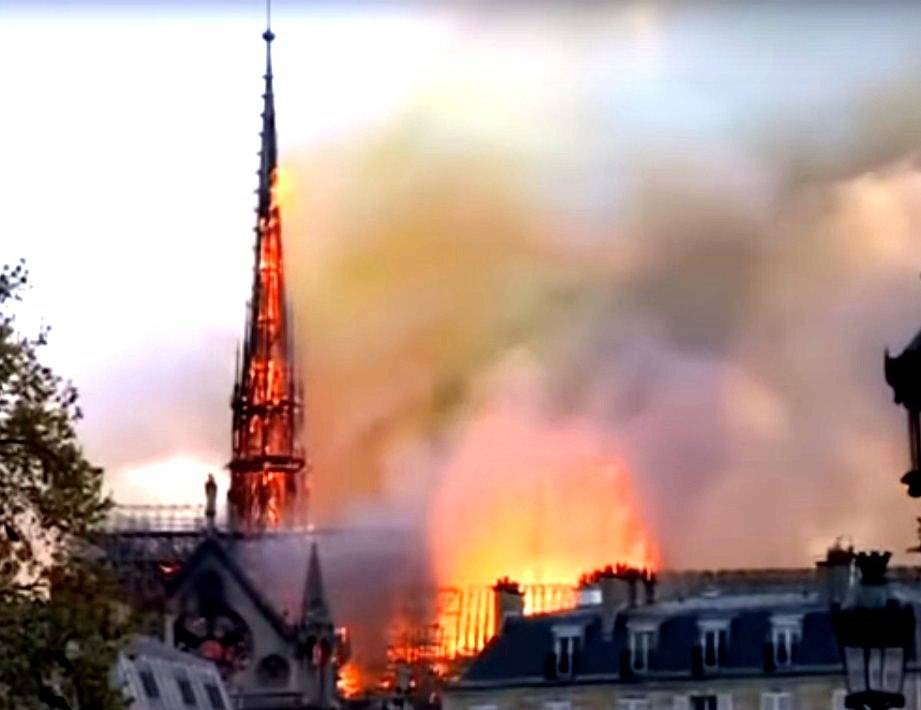 Politologul ucrainean s-a făcut de rușine batjocorind incendiul de la Notre Dame