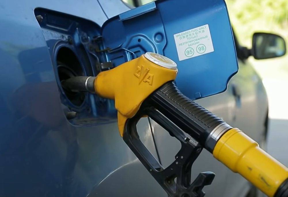 Правительство нашло деньги для сдерживания цен на топливо