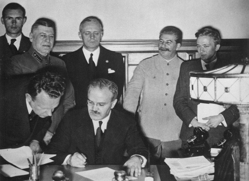 İlk kez yayınlanan Molotof-Ribbentrop Paktı'nın aslı