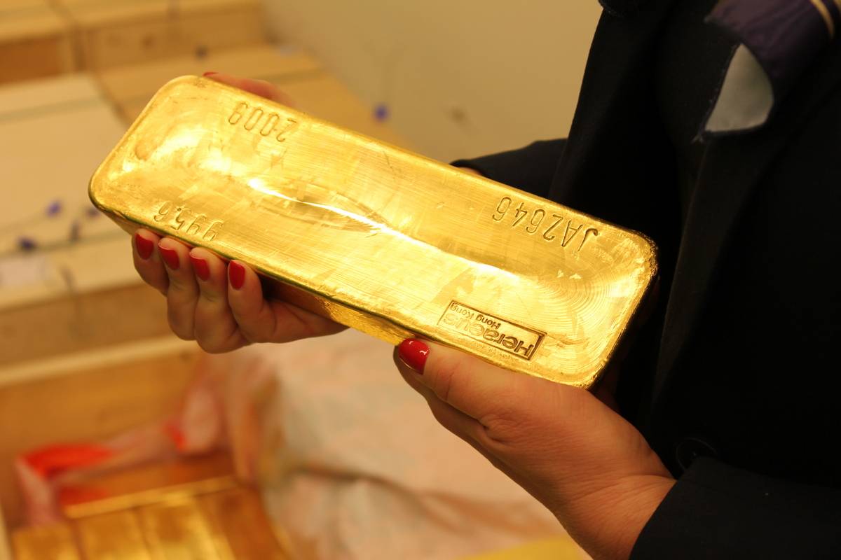 Польша эвакуирует свое золото из Лондона: почему это происходит?